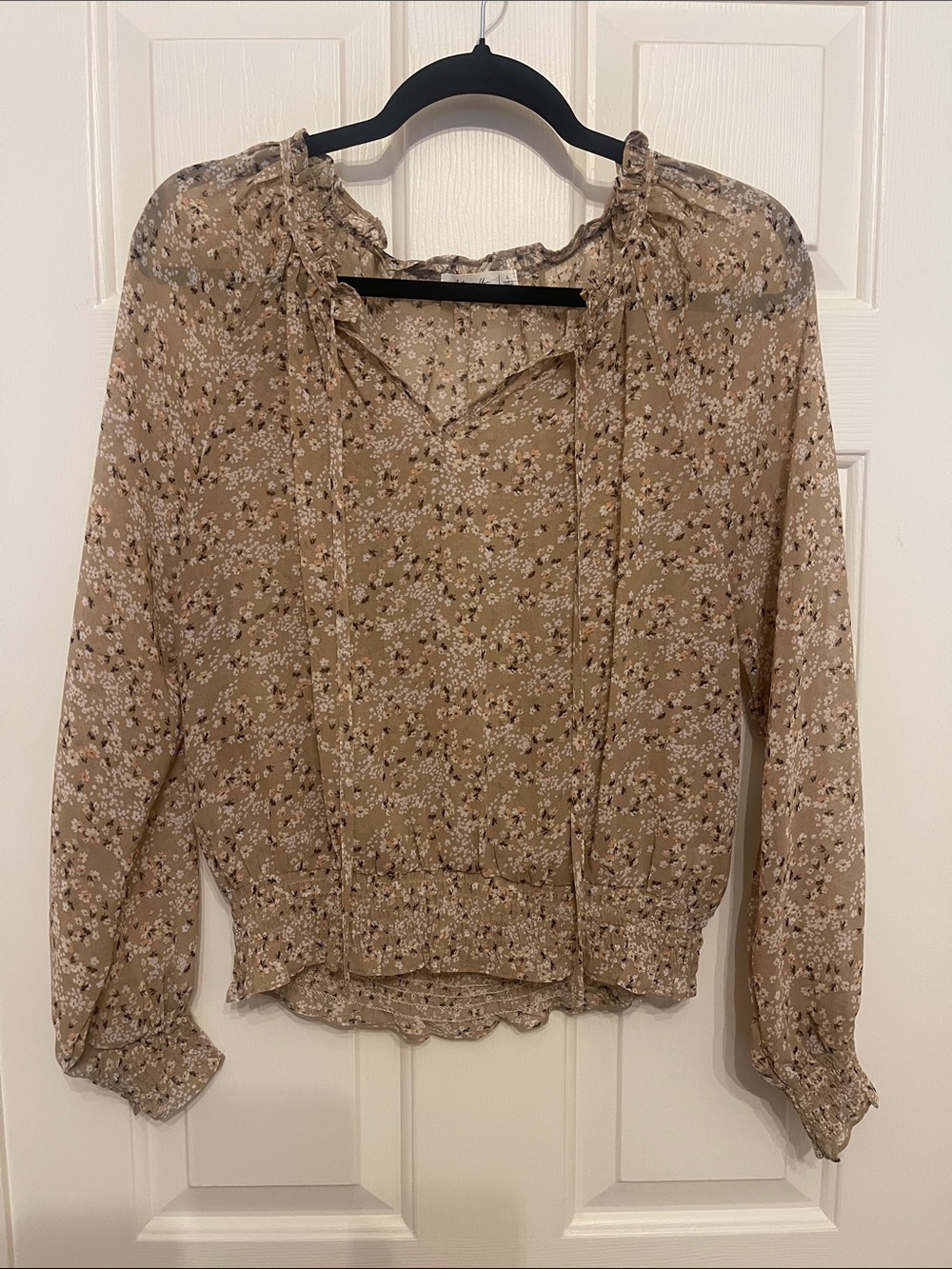 Active USA- Women's Beige Floral Blouse - S:L